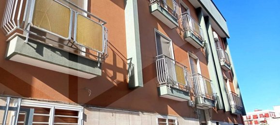 Apartamento de 3 habitaciónes en Bari, Italy No. 27132 18