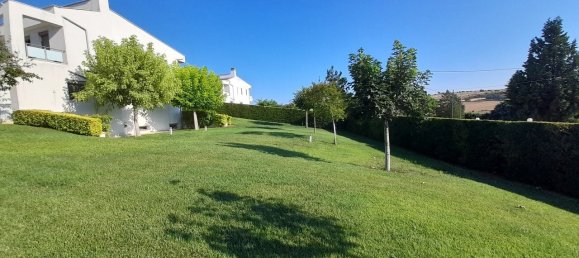 5 Schlafzimmer Gewerbliche Immobilien in Thessaloniki, Greece, Nr. 3590 9