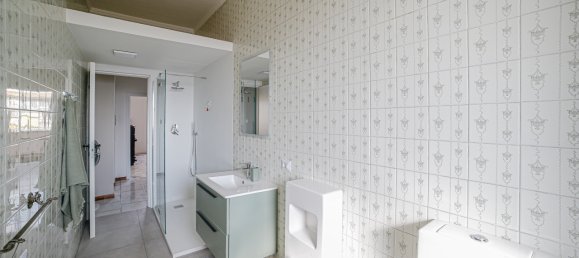 3 rooms Apartment in Florence, Italy No. 38915 38