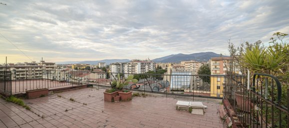 3 rooms Apartment in Florence, Italy No. 38915 14