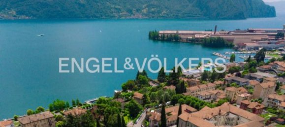 4 bedrooms Villa in Lovere, Italy No. 127784 16