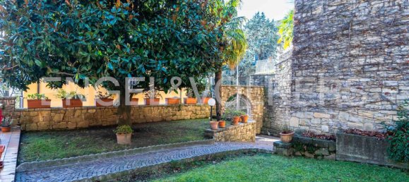 4 bedrooms Villa in Lovere, Italy No. 127784 10