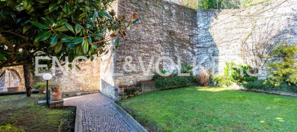 4 bedrooms Villa in Lovere, Italy No. 127784 8
