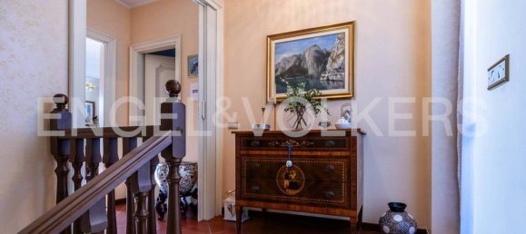 4 bedrooms Villa in Lovere, Italy No. 127784 13