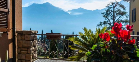 4 bedrooms Villa in Lovere, Italy No. 127784 2