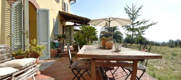 Дом с 10 спальнями в Пистоя, Италия № 85802 3