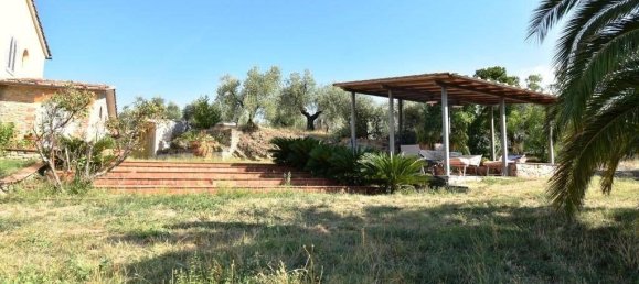 Дом с 10 спальнями в Пистоя, Италия № 85802 4