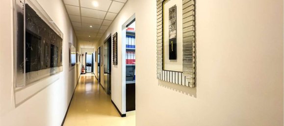 219m² Office in Cagliari, Italy No. 283450 3