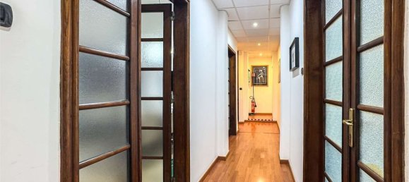 219m² Office in Cagliari, Italy No. 283450 11