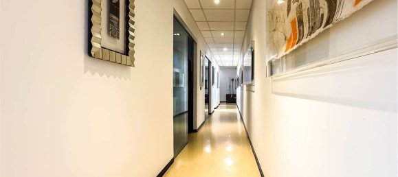 219m² Office in Cagliari, Italy No. 283450 4