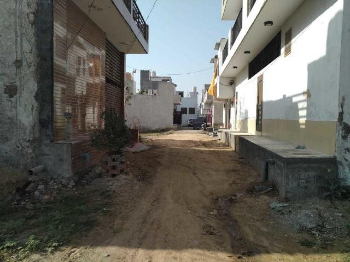 3 bedrooms House in Gurgaon, India No. 27937