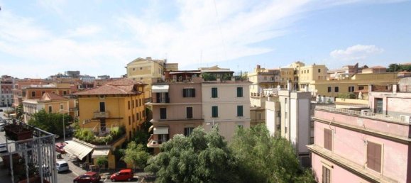 3 bedrooms Apartment in Rome, Italy No. 310030 17