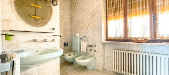 12 bedrooms House in Suno, Italy No. 377465 9