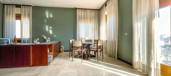 12 bedrooms House in Suno, Italy No. 377465 2