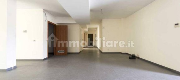5 rooms Commercial property in Curno, Italy No. 121409 7