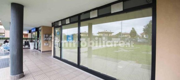 5 rooms Commercial property in Curno, Italy No. 121409 2