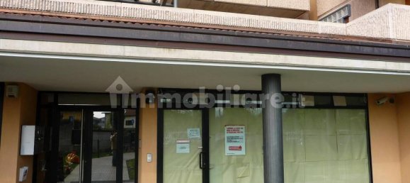 5 rooms Commercial property in Curno, Italy No. 121409 13