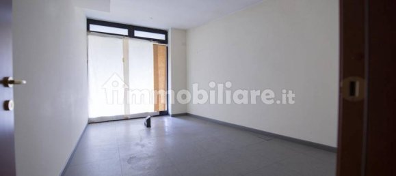 5 rooms Commercial property in Curno, Italy No. 121409 9