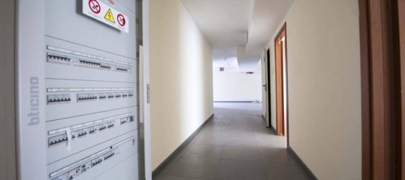 5 rooms Commercial property in Curno, Italy No. 121409 12