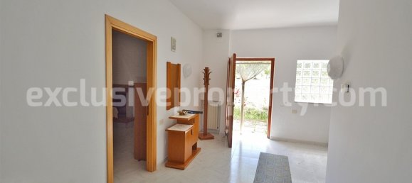 3 bedrooms House in Roccaspinalveti, Italy No. 329481 9