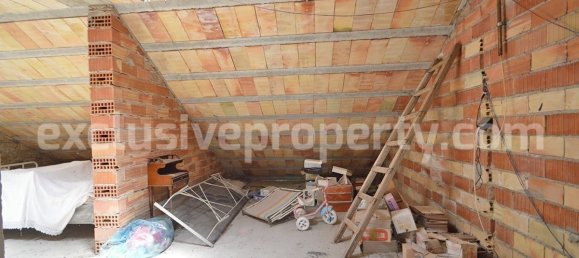 3 bedrooms House in Roccaspinalveti, Italy No. 329481 40