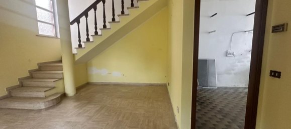 4 bedrooms House in Viadana, Italy No. 370544 2