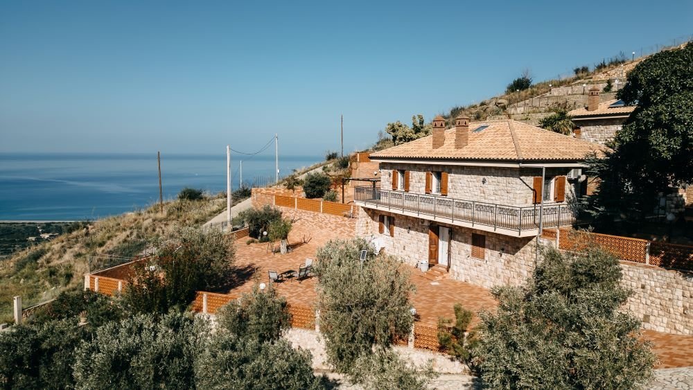 Вилла с 4 спальнями в Чефалу, Италия № 266219