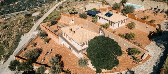 Вилла с 4 спальнями в Чефалу, Италия № 266219 4