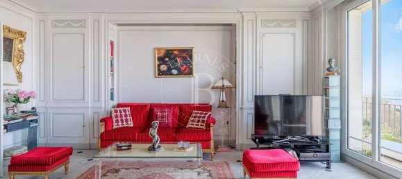 5 bedrooms Apartment in Paris, France No. 144672 5