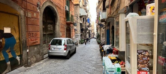 2 rooms Apartment in Naples, Italy No. 31570 3