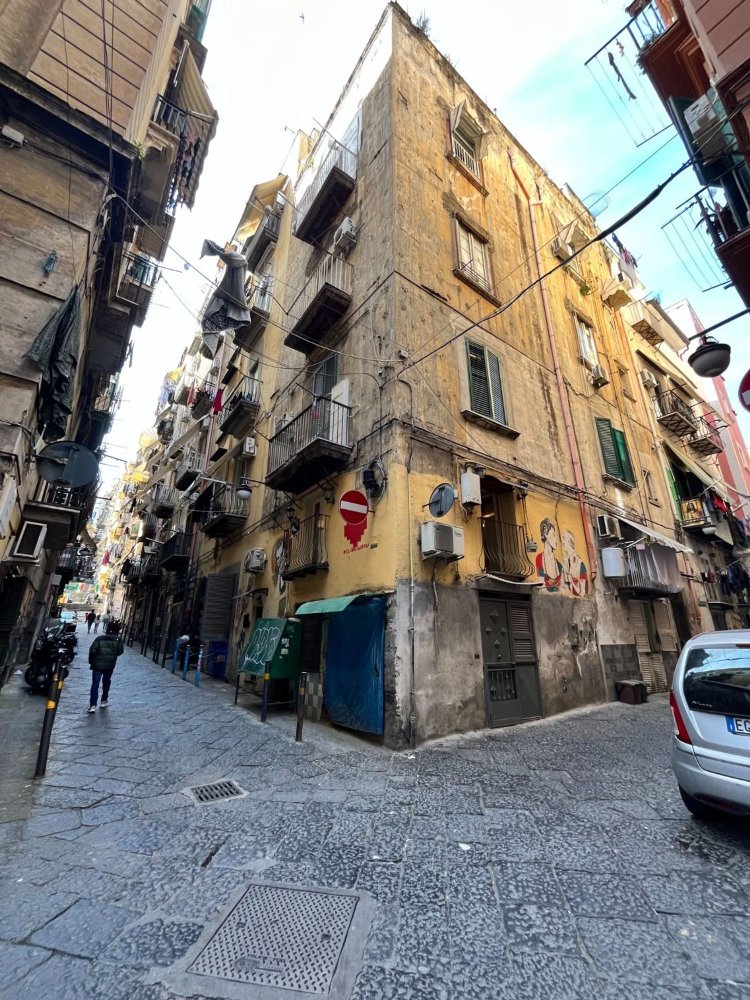 2 rooms Apartment in Naples, Italy No. 31570