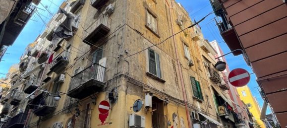 2 rooms Apartment in Naples, Italy No. 31570 2