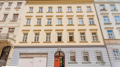 Квартира с 2 комнатами в Нойбау, Австрия № 138190