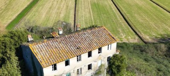 8 bedrooms House in Lucca, Italy No. 68401 2