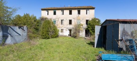 8 bedrooms House in Lucca, Italy No. 68401 3