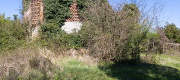 8 bedrooms House in Lucca, Italy No. 68401 12