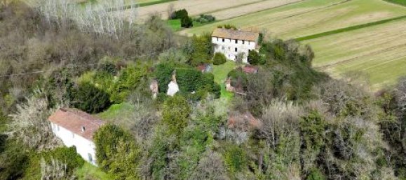 8 bedrooms House in Lucca, Italy No. 68401 14