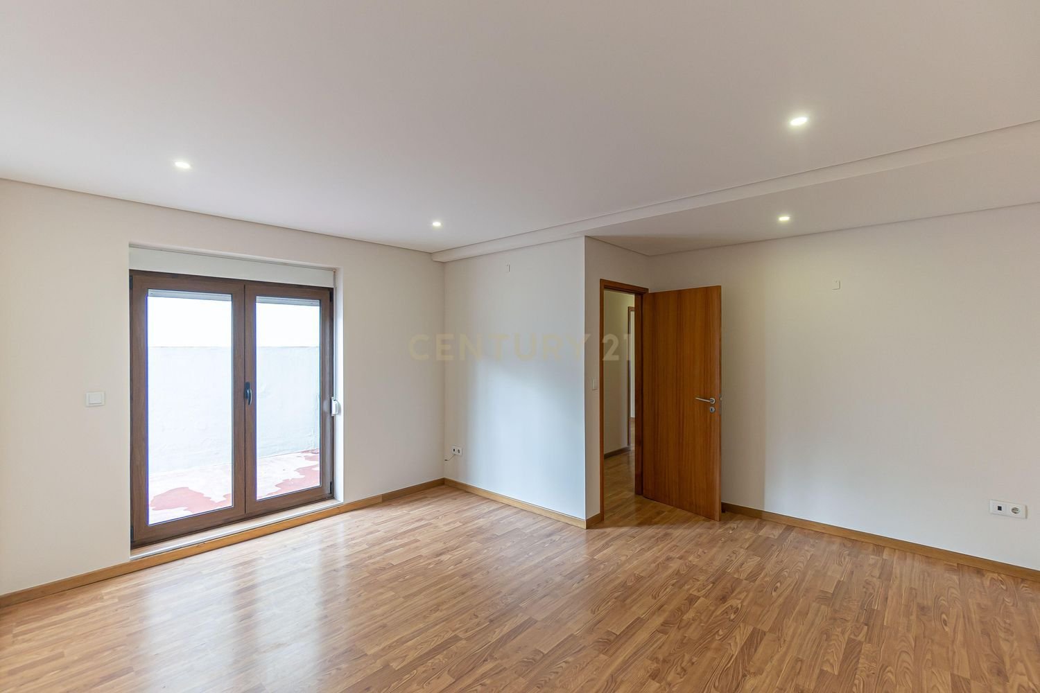 3 bedrooms Apartment in Porto, Portugal No. 324712
