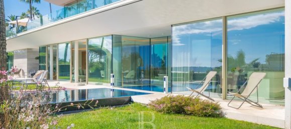 6 bedrooms Villa in Cannes, France No. 246457 13