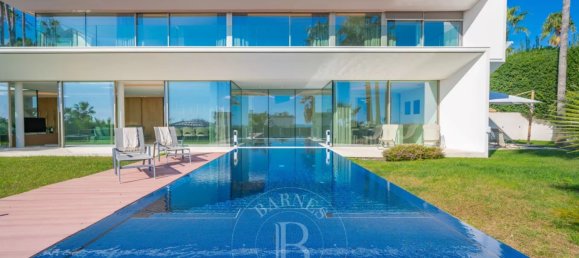 6 bedrooms Villa in Cannes, France No. 246457 4