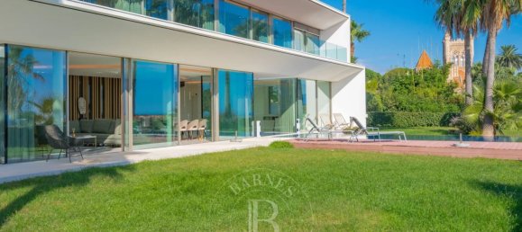 6 bedrooms Villa in Cannes, France No. 246457 23