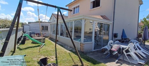 Casa de 3 dormitorios en Vierzon, France No. 260140 3