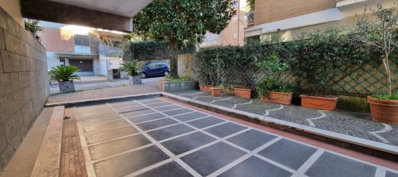 3 bedrooms Apartment in Rome, Italy No. 276541 9