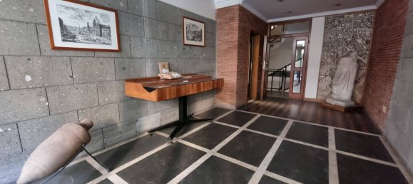 3 bedrooms Apartment in Rome, Italy No. 276541 10