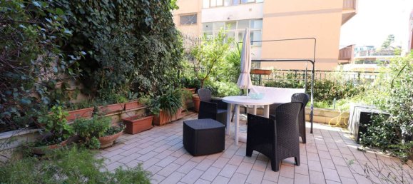 3 bedrooms Apartment in Rome, Italy No. 276541 7