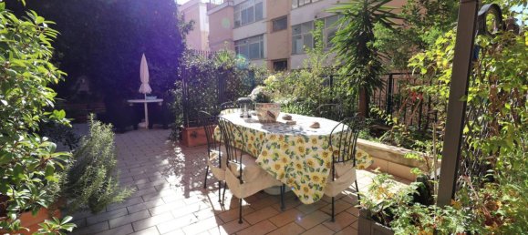 3 bedrooms Apartment in Rome, Italy No. 276541 2