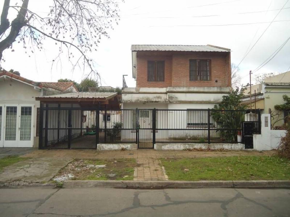 4 bedrooms House in Almirante Brown, Argentina No. 67777