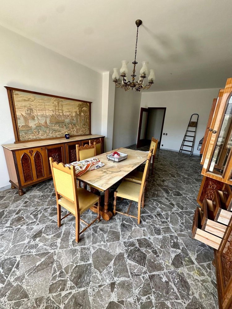 4 bedrooms Apartment in Castellaneta, Italy No. 374945