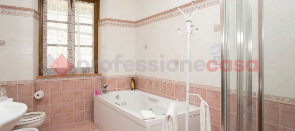 5 rooms Villa in Castiglione di Garfagnana, Italy No. 188139 10