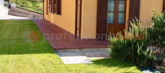 5 rooms Villa in Castiglione di Garfagnana, Italy No. 188139 4